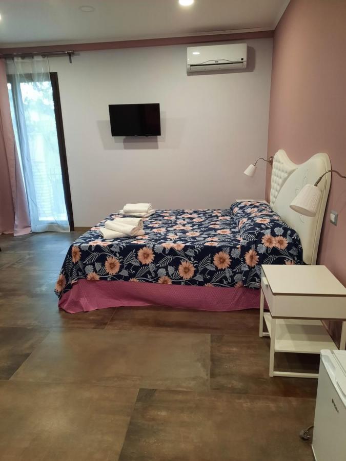 Taorbay Bed & Breakfast จีอาร์ดีนี นักซอส ภายนอก รูปภาพ